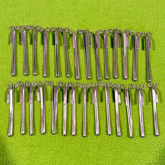 117 Drapery Slip-On Pin Hooks Assorted Sizes - Picture 3 of 8